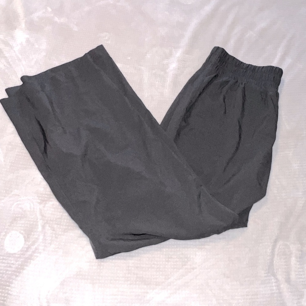 *Women's Gapfit Runaround pants Medium NWOT
